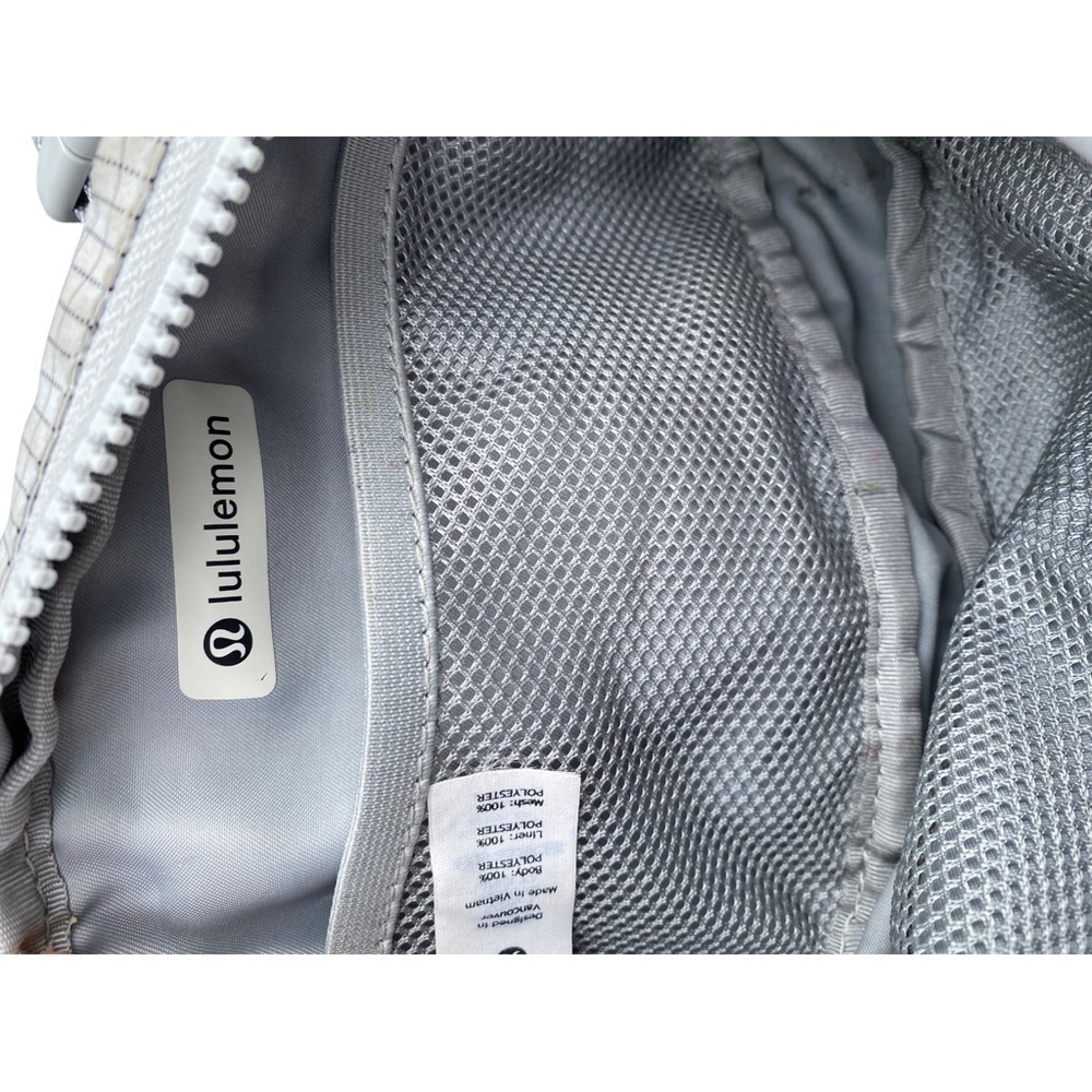 Lululemon Athletica White Belt Bag - Picture 7 of 7